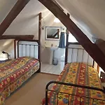 Holiday home De Charme En Creuse Chaba D'entra *